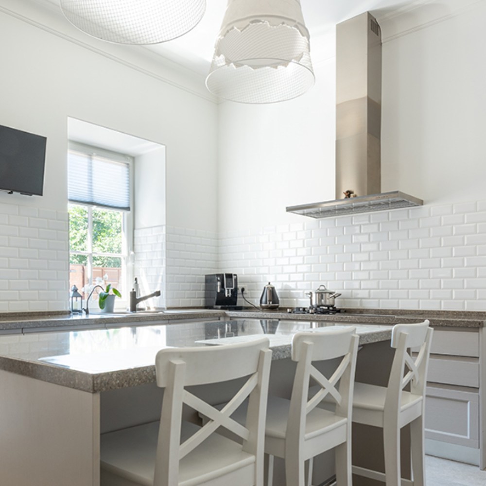Subway Tile Peel and Stick Backsplash (White): image 2